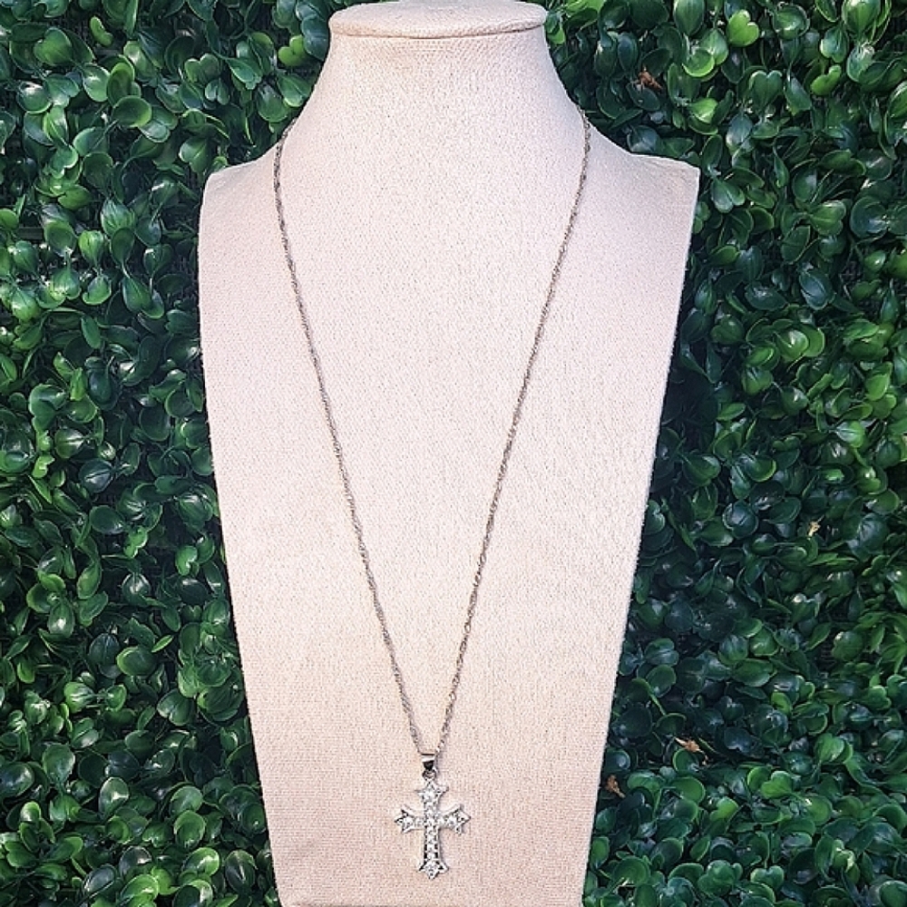 Elegant Silver Cross Pendant Necklace